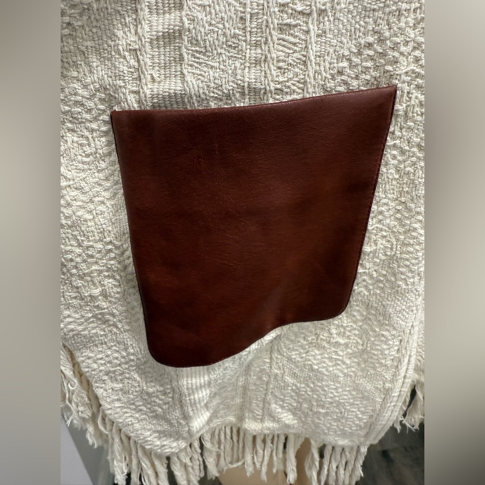 BCBGMaxAzria Cream Poncho with Brown Pockets - Picture 3 of 6